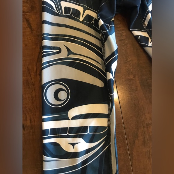 NWOT Nominou Wolf and Moon Navy Athleisure Leggings size XS - Picture 3 of 8